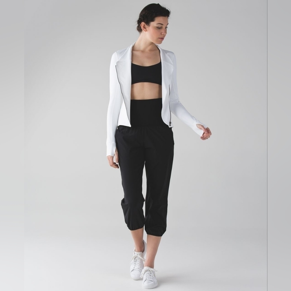 Lululemon Om Pant Black size 4 in VGUC
